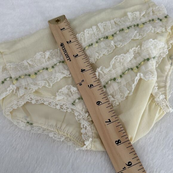 Handi Panti by Alexis Vintage Diaper Cover Roses With Lace Nylon 18-25lbs Yellow - Picture 5 of 5
